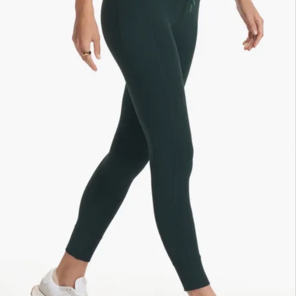 NWT - Vuori - Daily Pocket Legging - Grass - Size XS - Picture 3 of 3